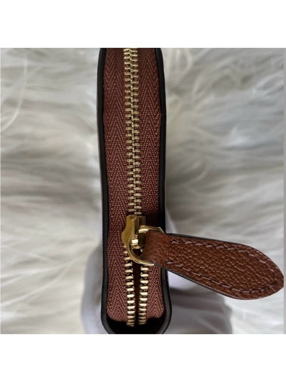 Burberry Elmore Leather Zip Around Wallet - Picture 11 of 11